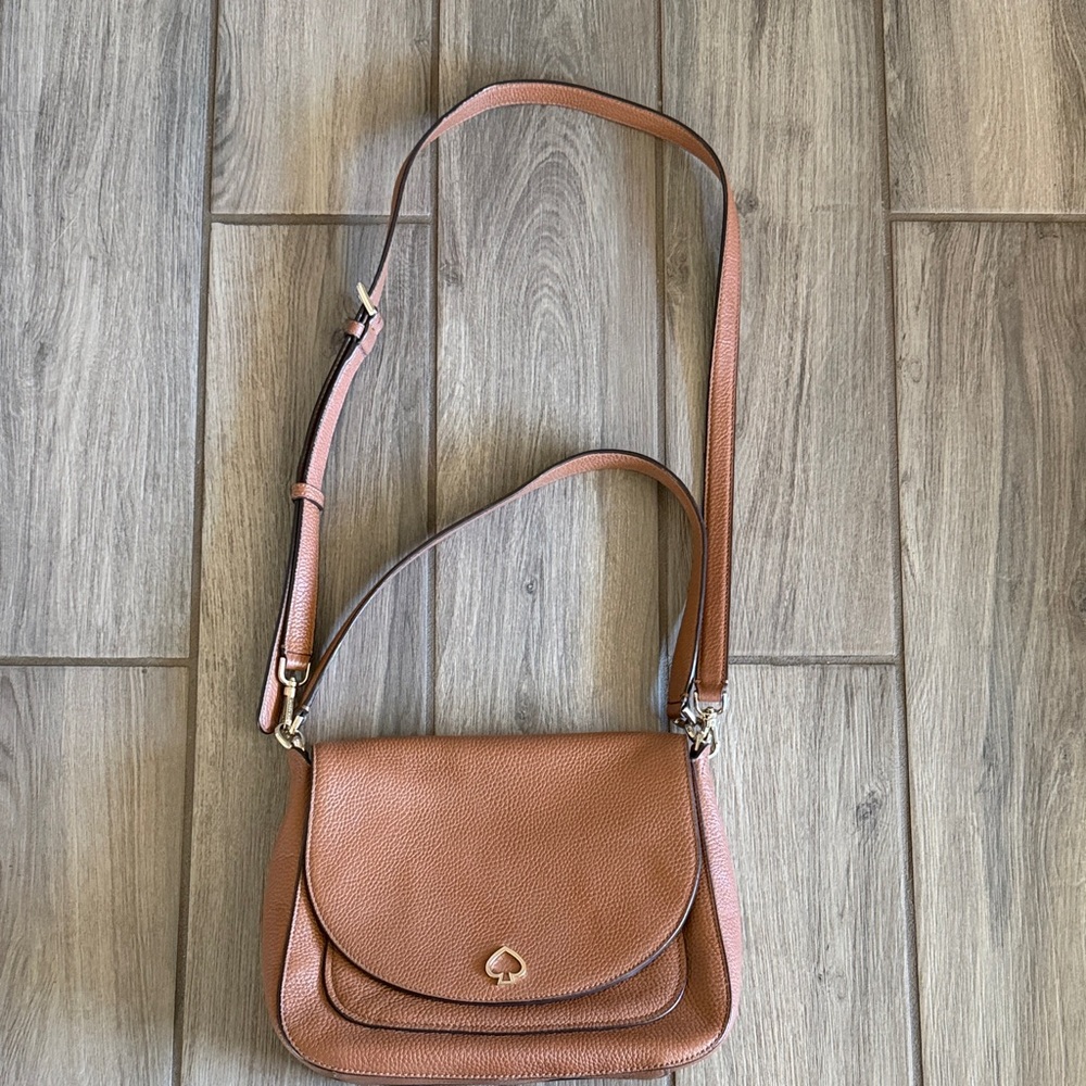Kate Spade Pebbled Leather Saddle Crossbody Bag in Brown
